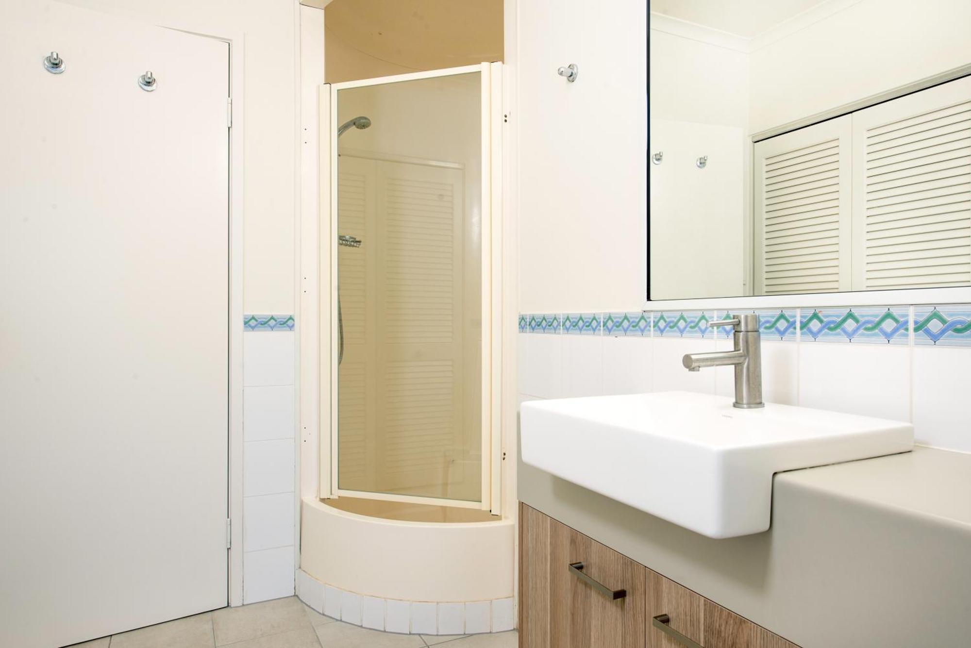 Coral Sea Vista Apartments Airlie Beach Exterior photo