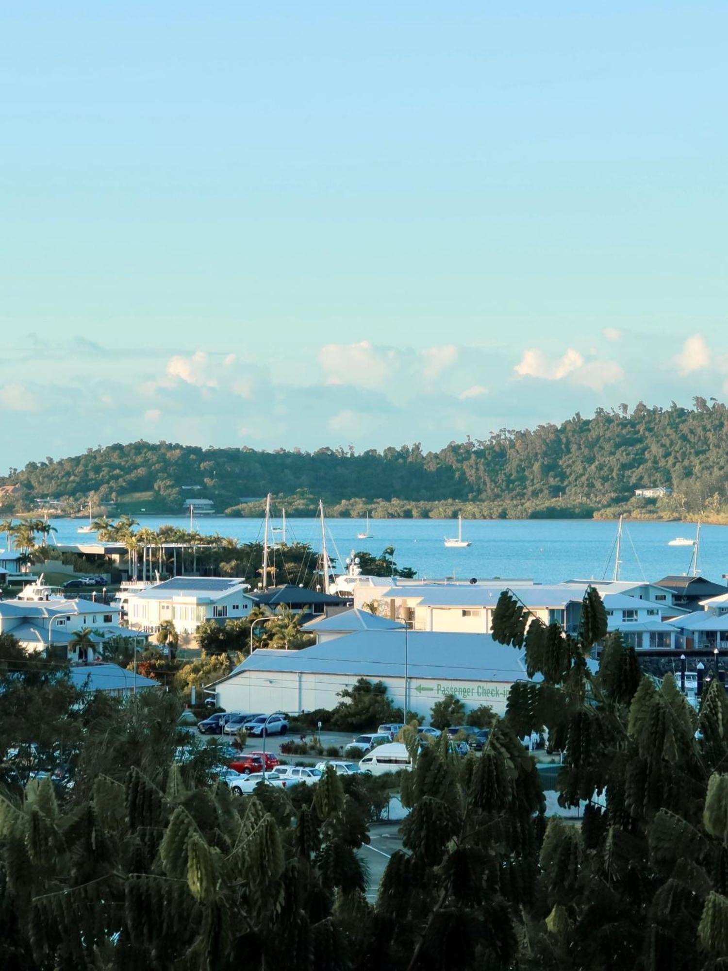 Coral Sea Vista Apartments Airlie Beach Exterior photo