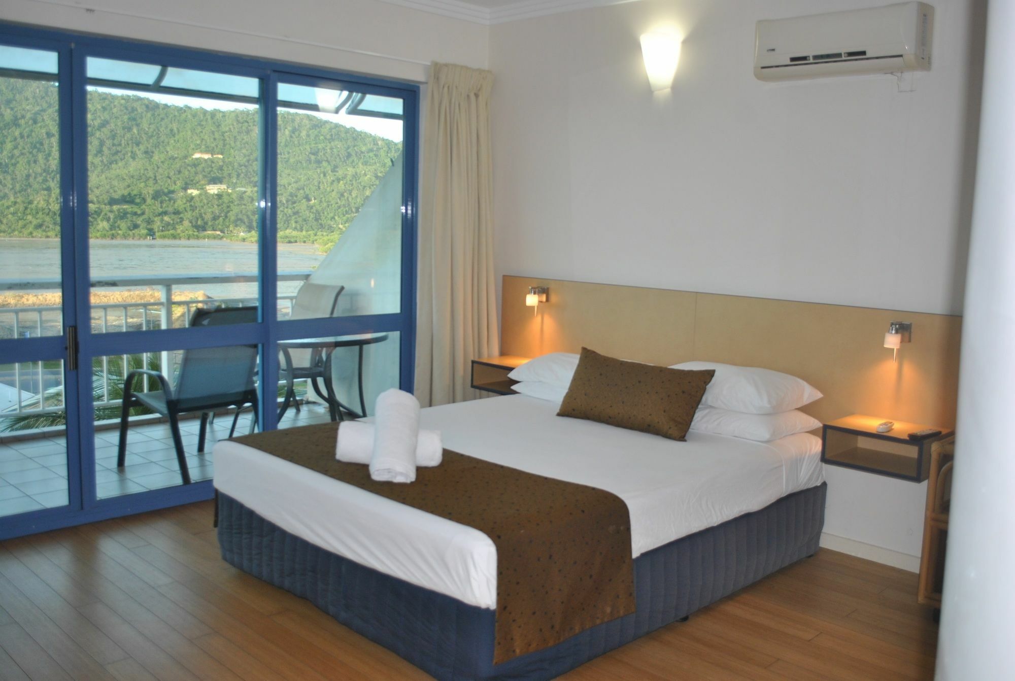 Coral Sea Vista Apartments Airlie Beach Exterior photo