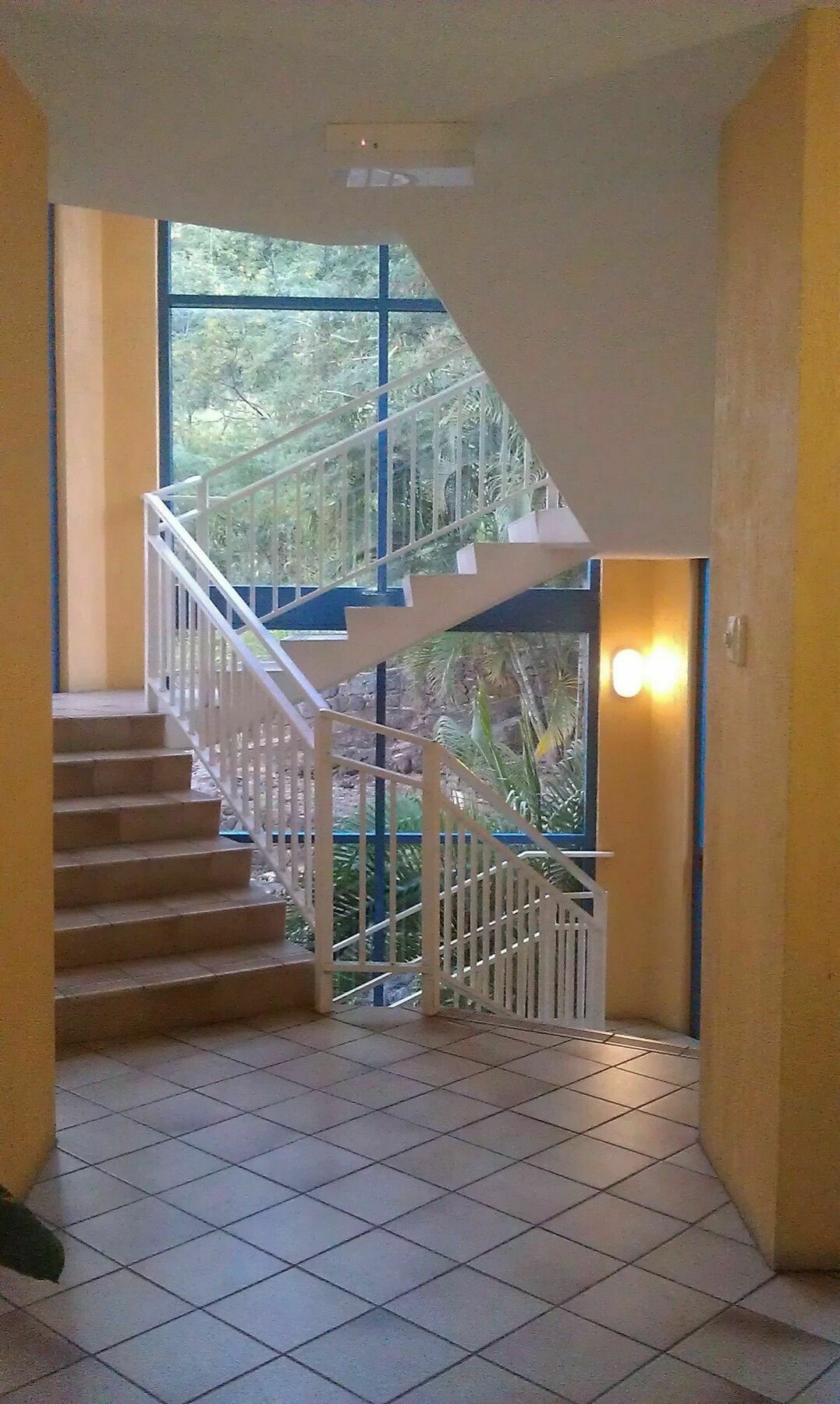 Coral Sea Vista Apartments Airlie Beach Exterior photo